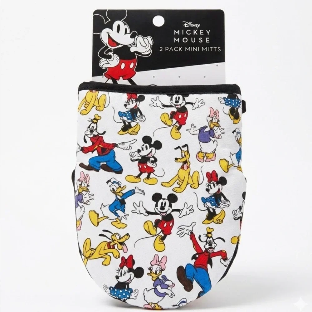 Disney Mickey Mouse & Friends 2-Pack Mini Oven Mitts Set